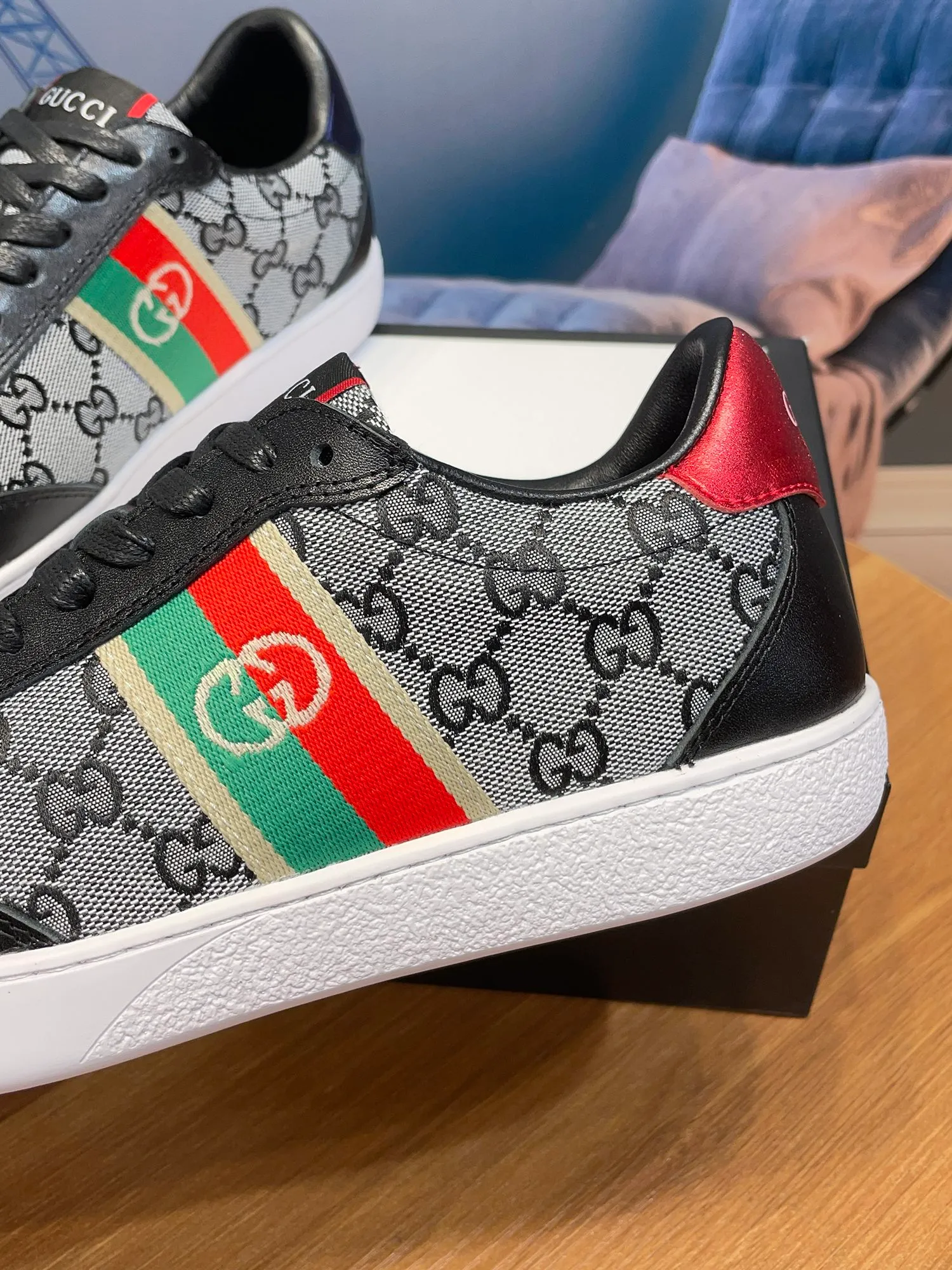 Factory price: 400💰New model is here again! [Gucci Sports Men's Shoes] Gucci fashionable casual men's shoes🇨🇳Original 1:1 mold opening, new model debuts first💯Not high-profile but avant-garde, simple, low-key and fashionable, super versatile style🌿Made with original cowhide leather and cloth➕Sheepskin lining🎋The version is comfortable on the feet, first-class workmanship🍍Size 38-44, (customized 45)👉